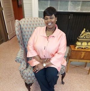 Meet your Posher, Consuela